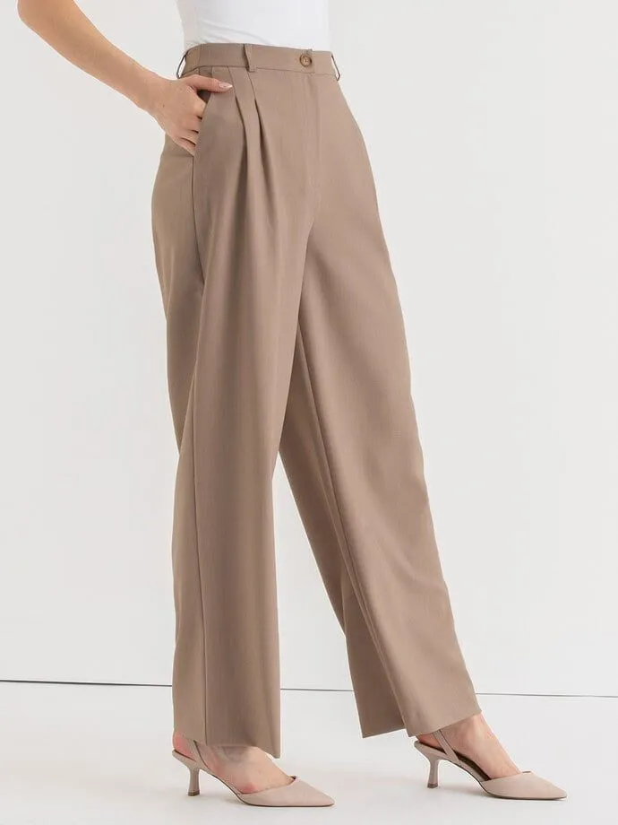 Women's dress trousers professional tailoring detail